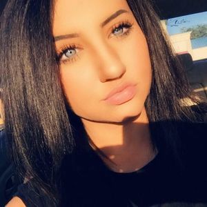 Meet your Posher, Carmya